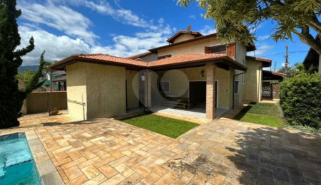 Casa à venda com 4 quartos, sendo 2 suítes,  em Morada da Praia, Bertioga, SP