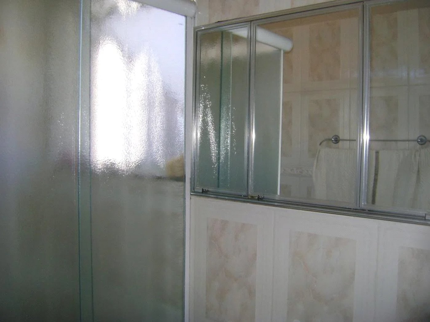 Casa à venda com 3 quartos, sendo 1 suíte,  no condomínio Res Green Ville, São Paulo - SP