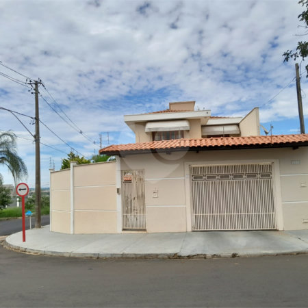 Casa para venda no Planalto Paraíso.