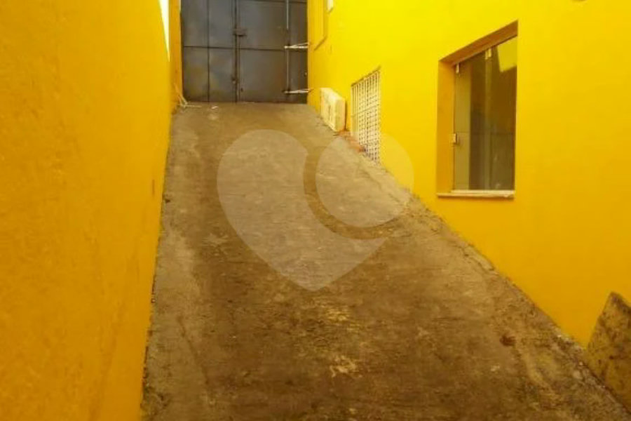 Imóvel Comercial para Venda ou Locação em ótima localização na Rua Palacete das Águias, 300.