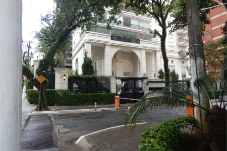 Lindo Apartamento no Condomínio Delacroix