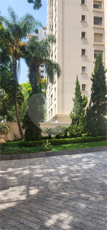 Cobertura 380m² - 4 quartos - Vila Nova Conceição em Frente a Praça Pereira Coutinho
