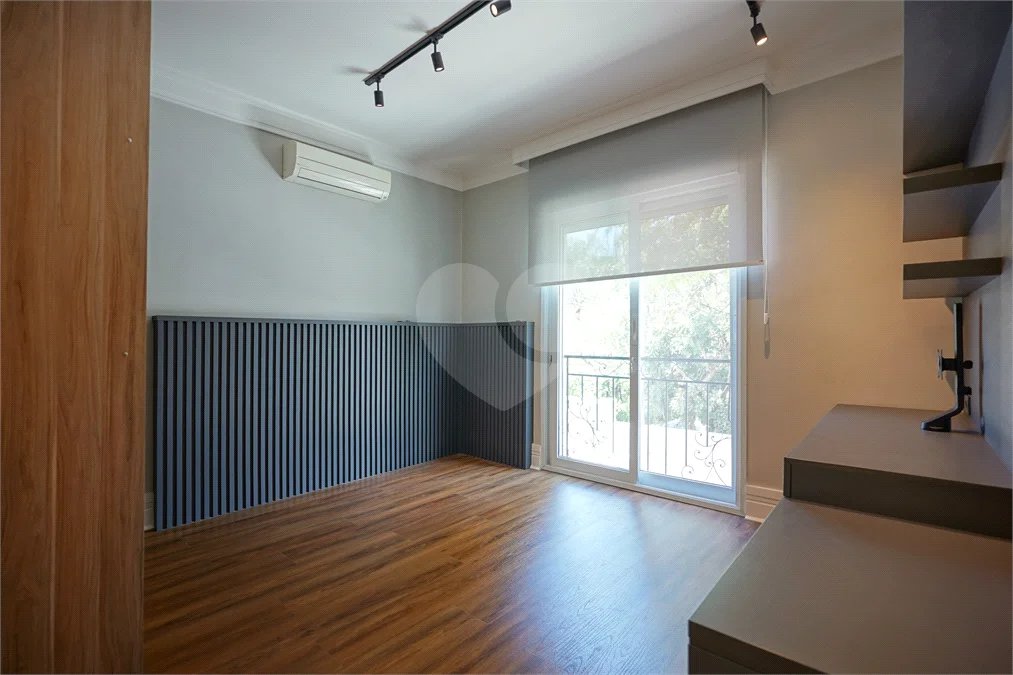 Casa de Vila à venda com 4 suítes em Granja Julieta, São Paulo, SP