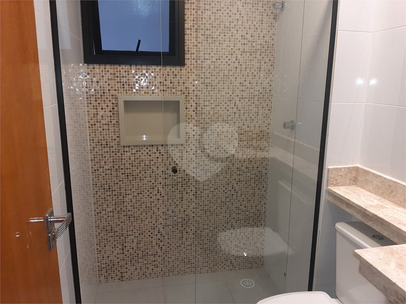 Apartamento com 37m2, 2 quartos, banheiro, sala, cozinha, quintal e SEM vaga de garagem
