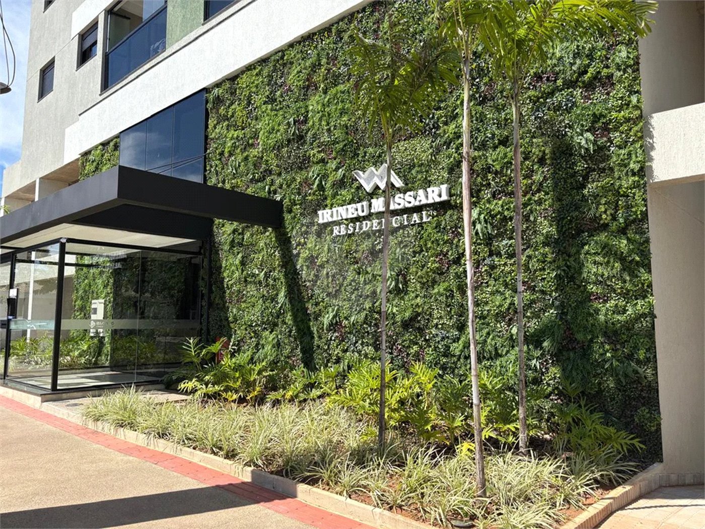 Apartamento no IRINEU MASSARI á venda