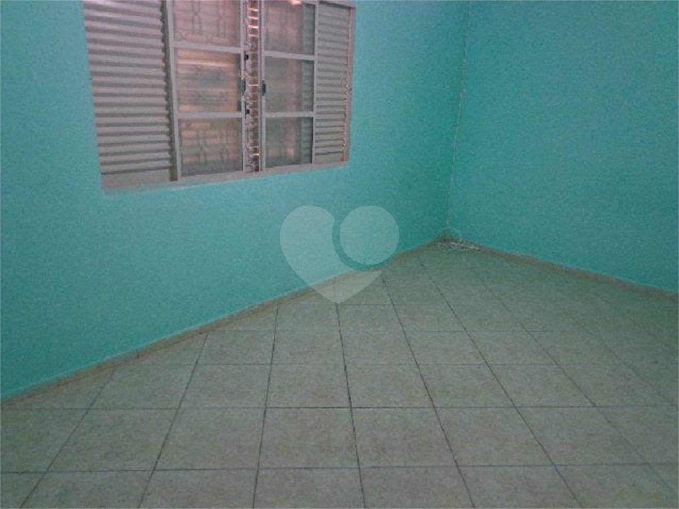 Casa Térrea com 2 dormitórios.
