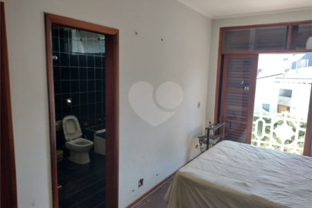 Casa à venda com 7 quartos, sendo 4 suítes, no condomínio Estância Marambaia, Vinhedo - SP