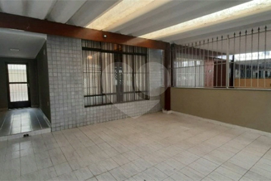 Sobrado amplo com 3 quartos, suíte e quintal para venda no Tremembé !!!