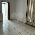 Casa Ampla e Versátil na Vila Marcelino — Excelente Espaço e Pronta para Ocupação Imediata!