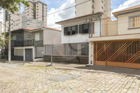 Casa com 150m², 4 quartos, 3 vagas, disponível para locação na Vila Clementino