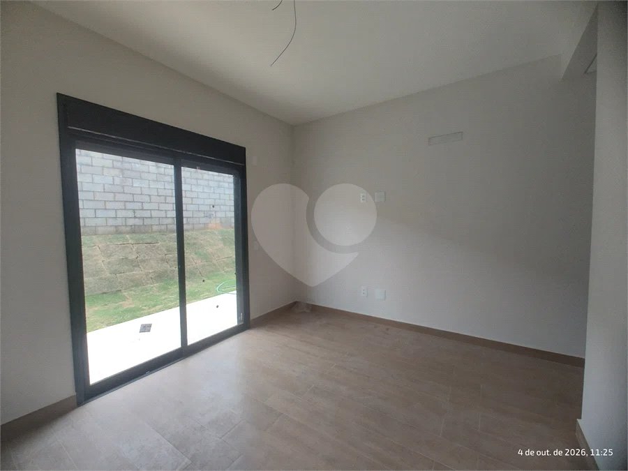 Casa exclusiva em Atibaia de alto padrão com 3 suítes, piscina, espaço gourmet, condomínio fechado, aceita financiamento