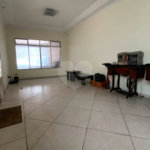 Casa térrea com duas edículas para venda - Saúde, SP.