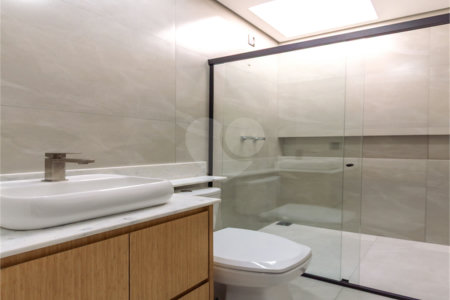 Indaiatuba- Jardim Bom Sucesso - Venda: R$ 765.000,00 - Área total: 150m² Área construída: 115m² - 3 dormitórios sendo 1 suíte com armário planejado; Cozinha integrada; Sala para dois ambientes; Banheiros com box gabinetes e espelhos; Área gourmet com churrasqueira a carvão e móveis planejados;