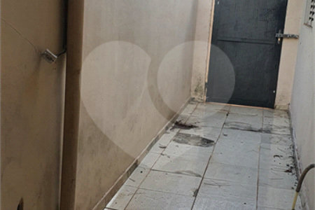 Casa térrea para locação e venda no Condomínio Mont Carlo I