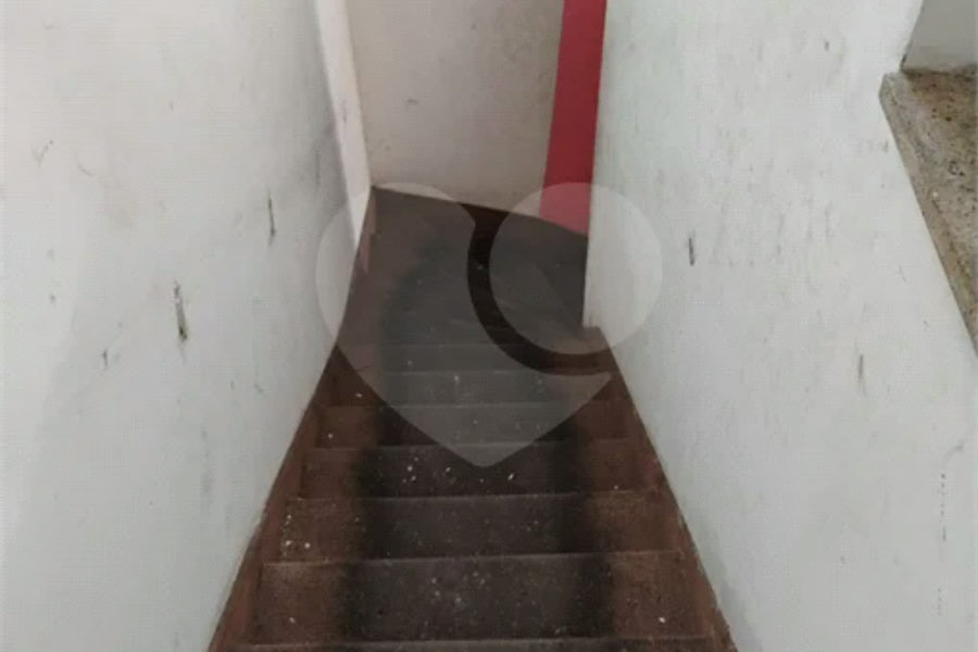Sobrado na Vila Santa Catarina — 121 m² | Esquina Estratégica
