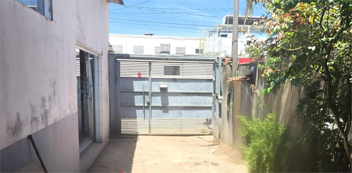 Salão comercial no Embaré