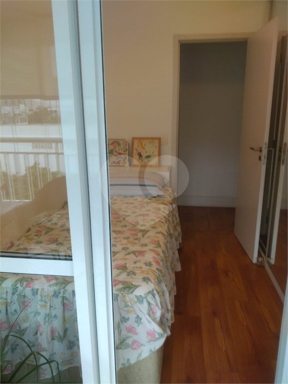 Apartamento 82 m² com varanda 2 dormitórios sendo 1 suítes 1 vaga.