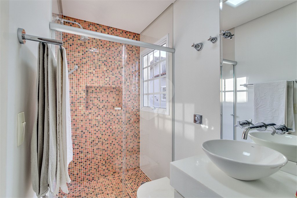 Casa à venda ou para alugar com 4 quartos, sendo 2 suítes, em Jardim Prudência, São Paulo, SP