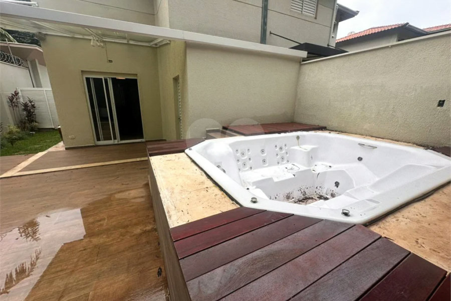 Casa de Condomínio com 3 Quartos e 2 banheiros à Venda, 311 m² por R$ 750.000
