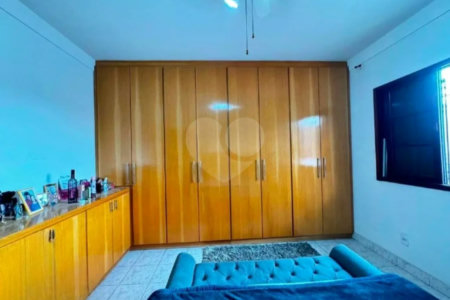 Casa com 124m² , 3 dormitórios , 4 vagas de garagem , à venda , na Vila Sacadura Cabral em Santo André.