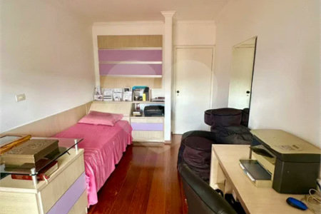 Casa de Alto Padrão à Venda no Parque dos Pássaros – 350 m²