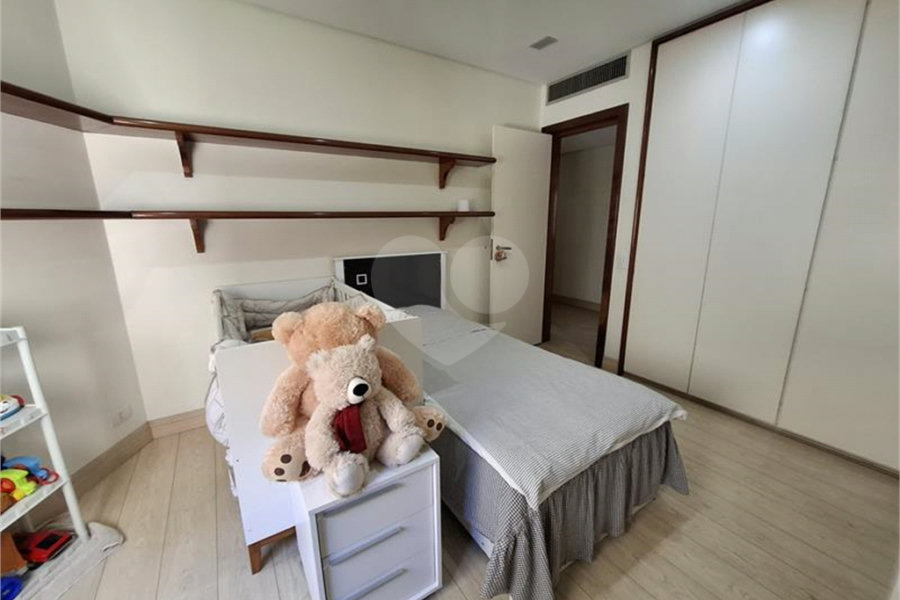 Apartamento, a venda, com 300m² de área privativa, 4 suítes, 4 vagas - Santana / SP