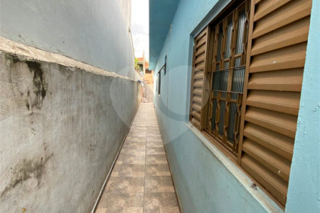 Casa Térrea com 2 dormitórios.