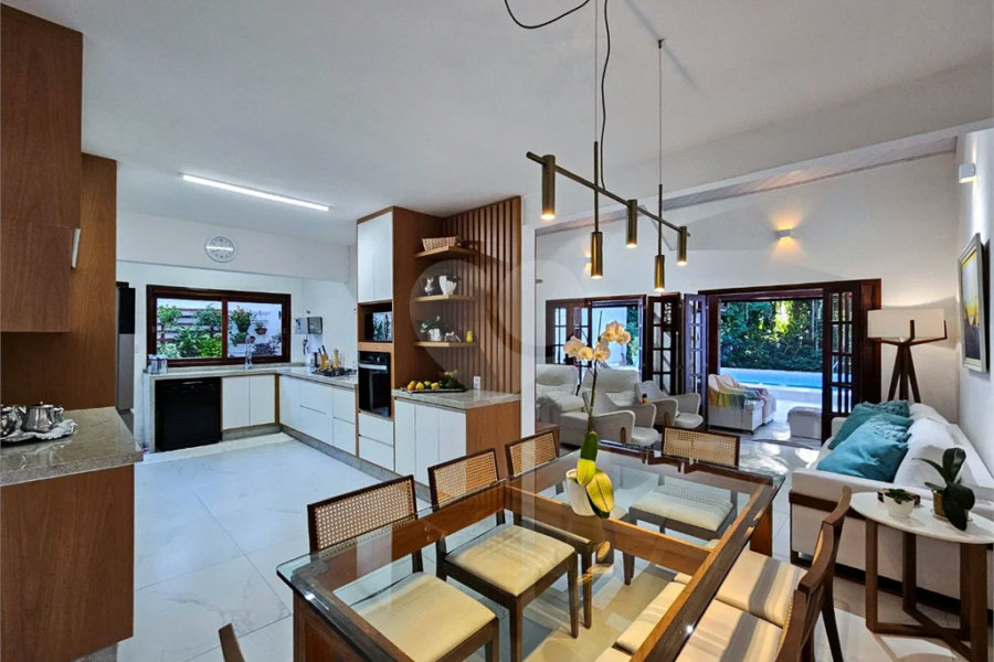 Casa à venda com 4 quartos, sendo 2 suítes, em Riviera de São Lourenço, Bertioga, SP