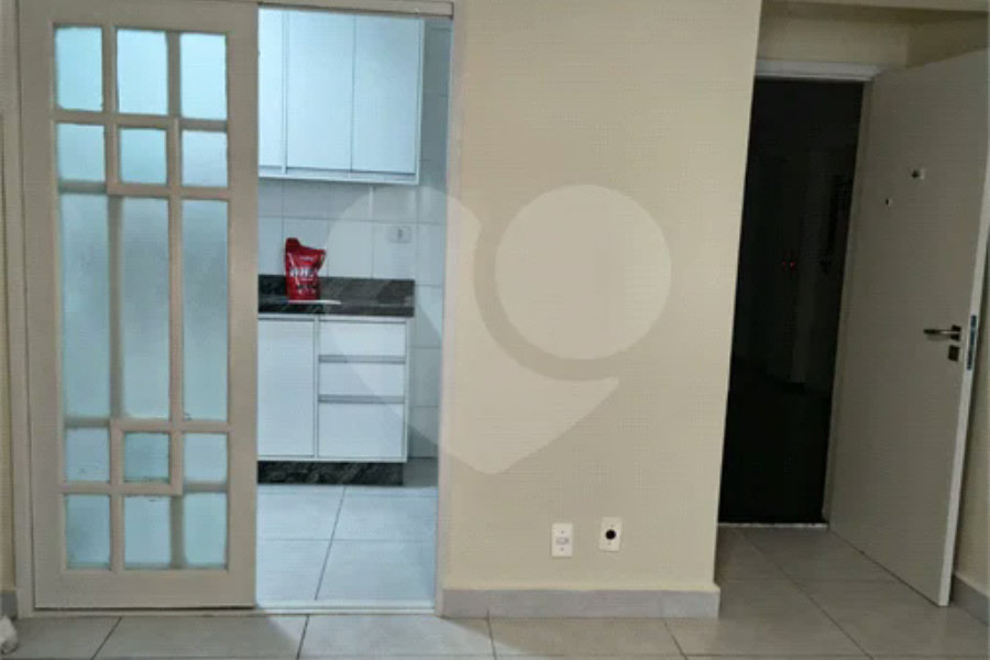 Apartamento com 2 Dormitórios , amplo com 77 metros e com vaga de garagem fixa