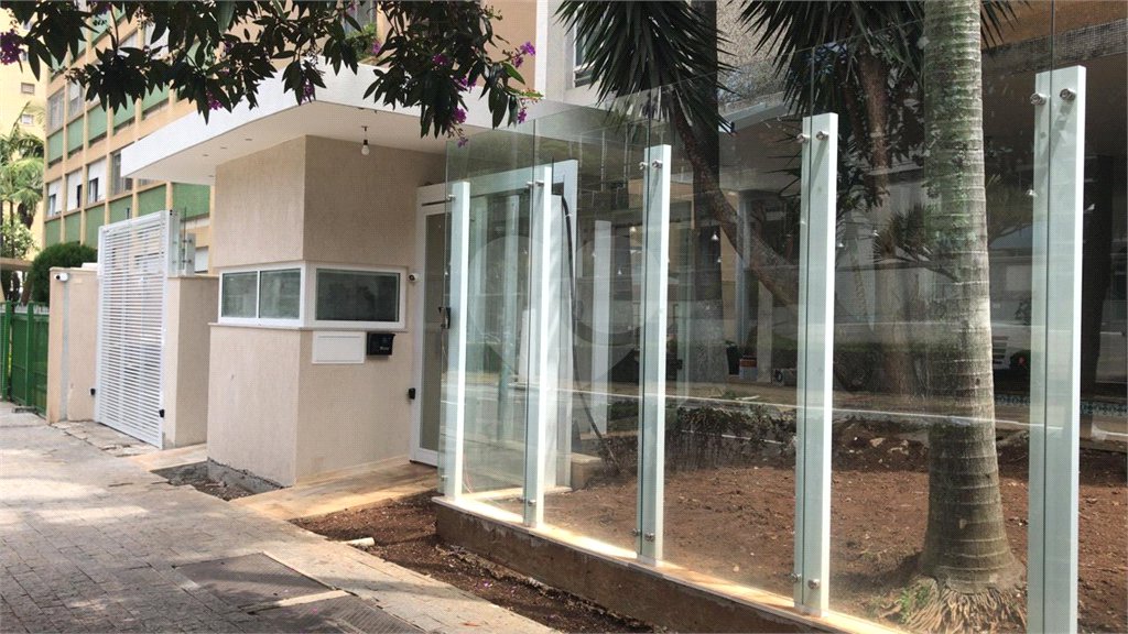 Apartamento à venda no bairro Bela Vista.