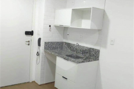 Apartamento tipo Studio em frente ao Metrô Brás - Centro - São Paulo - SP