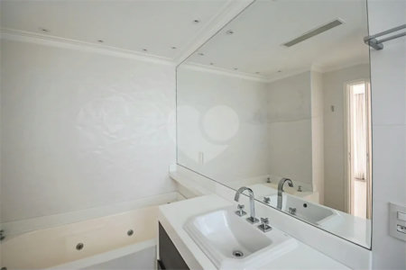 Cobertura de 260 m² em São Bernardo do Campo, com 4 dormitórios, 3 suítes, piscina privativa, espaço gourmet e vista livre. Viva esse privilégio! Agende sua visita e encante-se!