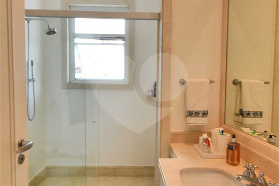 Casa impecável em terreno de 546m2