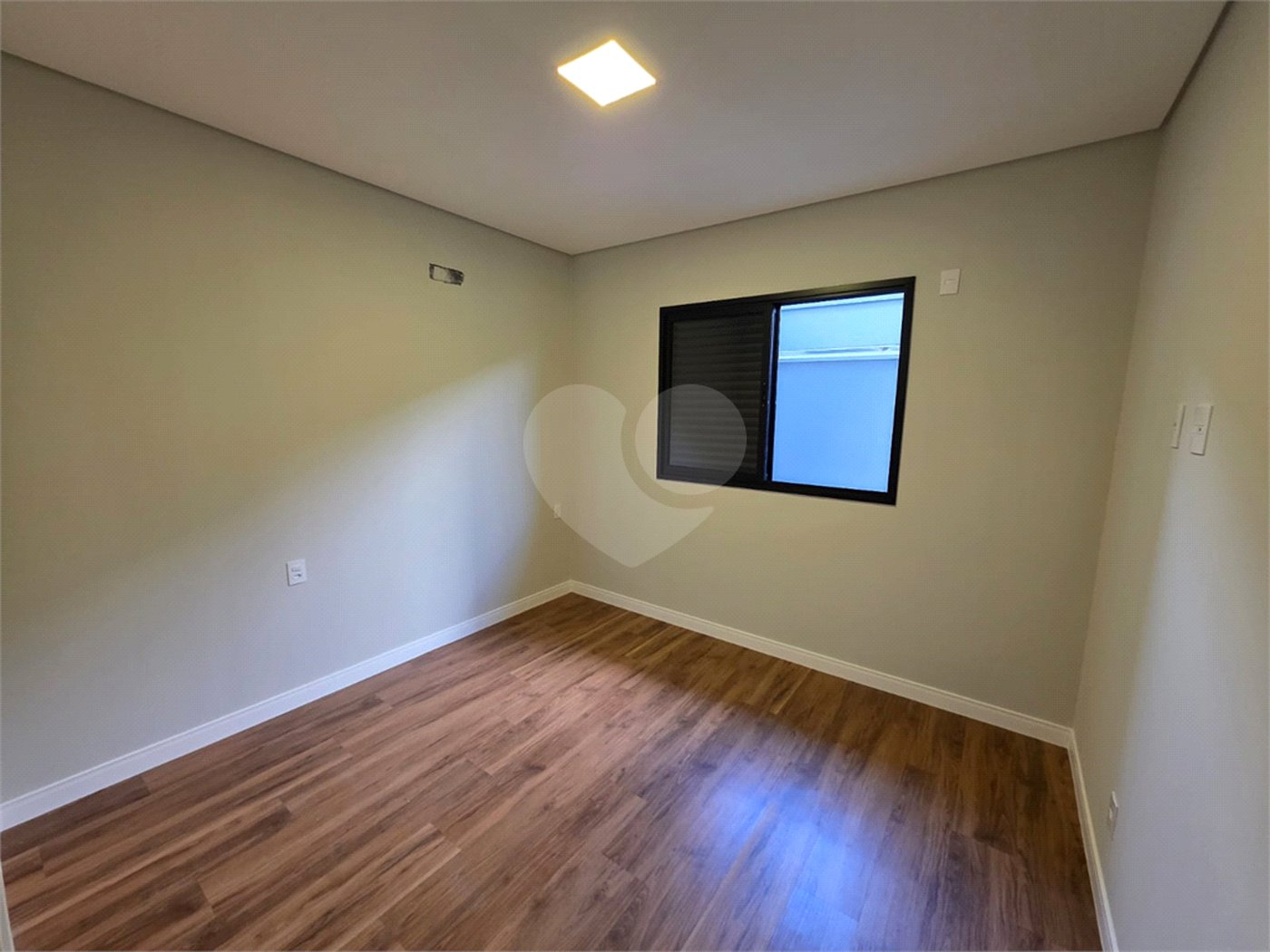 Casa Térrea 3 suítes e Closet no Residencial Villeneuve!