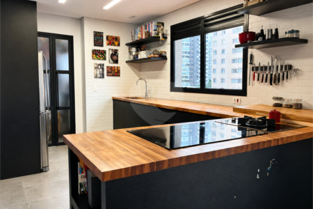Apartamento em Moema Pássaros à Venda 171 m² 3 Dormitórios 3 Suítes Reformado