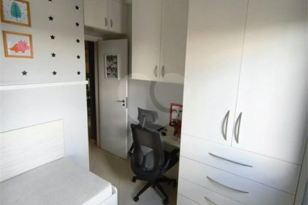 Apartamento de 60m2 na Saúde com 2 dorms, 1 suíte, 2 banheiros, 2 vagas. Estuda permuta.