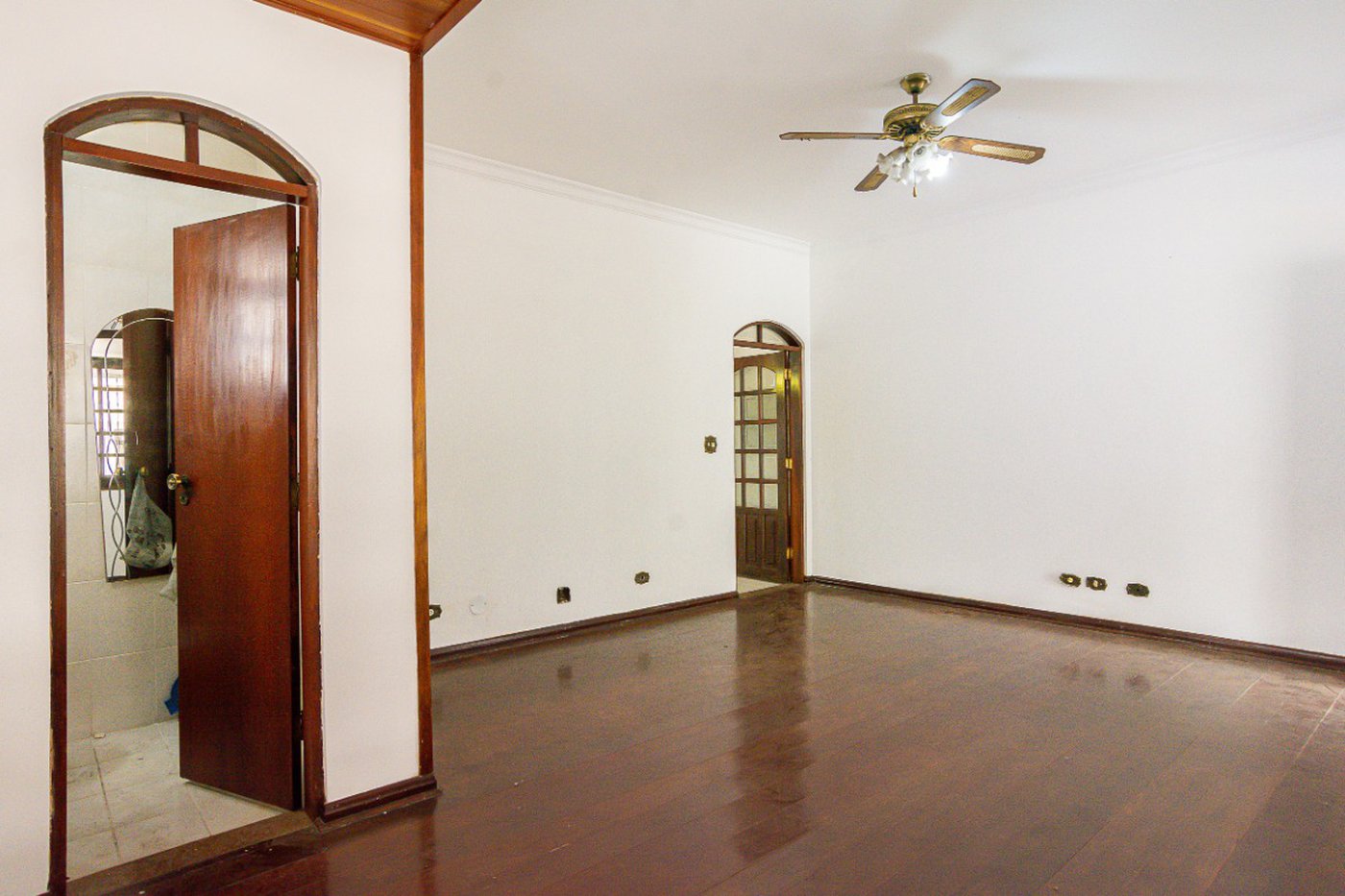 Sobrado à venda 187m² com 5 quartos, sendo 2 suítes, em Conjunto Residencial Butantã próximo à USP