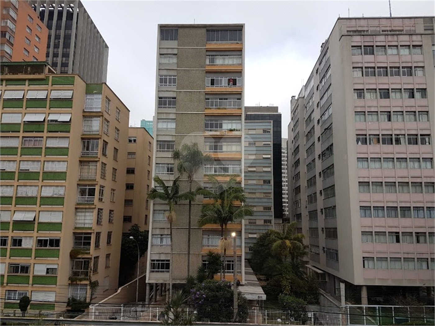 Apartamento para venda ou locação, 4 quartos (1 suíte), na Bela Vista, R Cincinato Braga