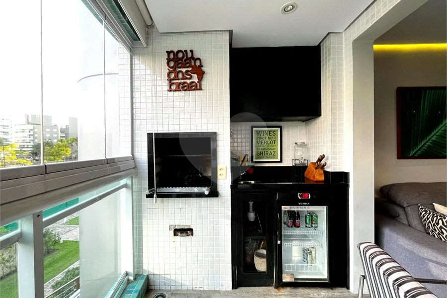 Apartamento à venda com 3 quartos, sendo 1 suíte, em Riviera de São Lourenço, Bertioga, SP