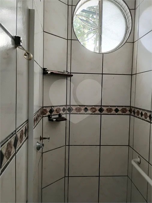 Vende-se sobrado de 3 andares na Vila Santa Catarina