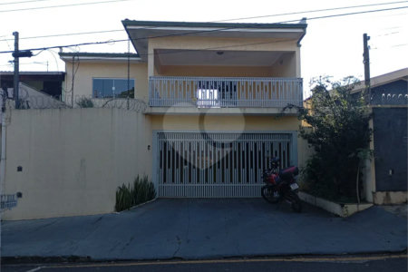 Sobrado 4 dormitórios, 2 suítes no Santa Felícia.