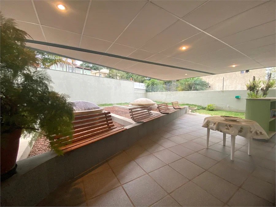 Casa térrea com 3 quartos para alugar no Jardim dos Estados, São Paulo - SP
