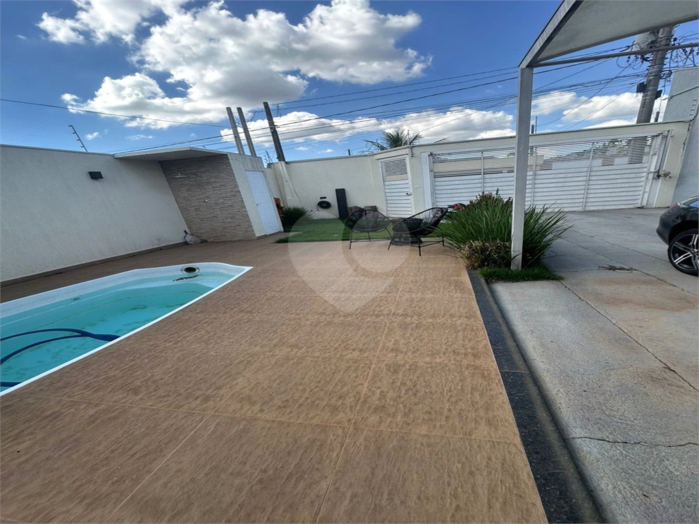 Casa térrea 2 quartos 1 suíte e piscina. Jardim Embaré
