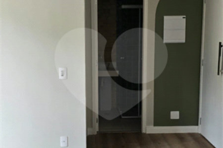 Studio Reformado com Varanda e Lazer Completo 33m2 Campos Elíseos Mobiliado