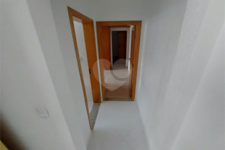 CASA TÉRREA À VENDA NA MOOCA - COM PORTEIRA FECHADA.