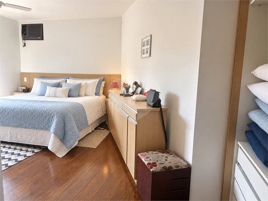 Casa à venda com 6 quartos, sendo 3 suítes, em Interlagos, São Paulo, SP