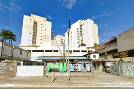 Terreno comercial de esquina com 670 m² em Zoneamento ZEUP na Avenida Sargento Geraldo Sant'Ana