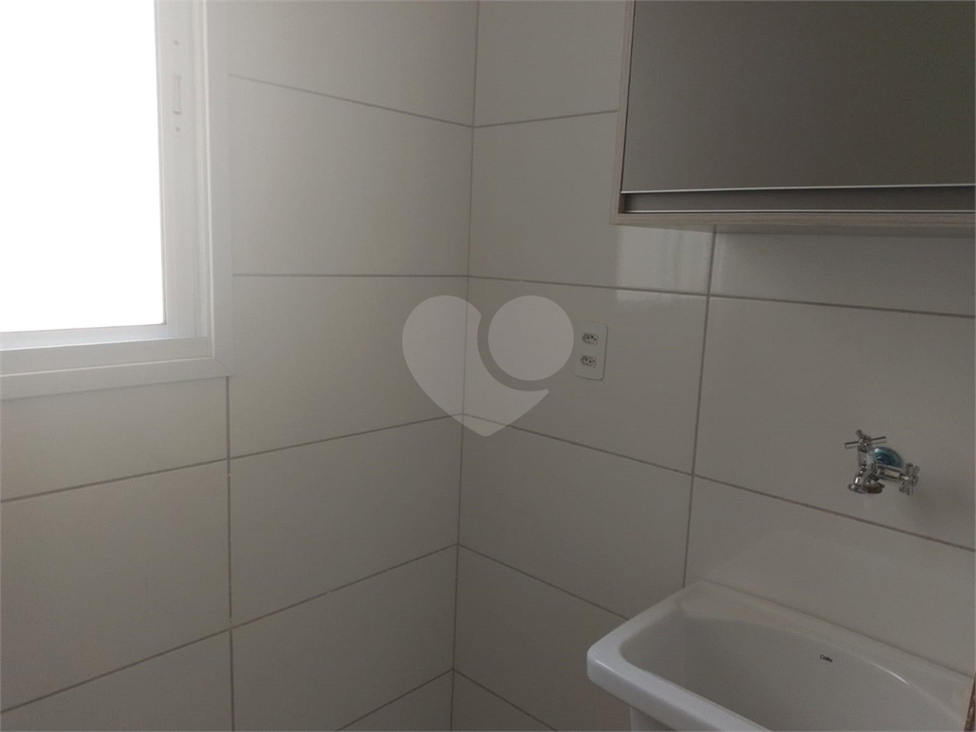 Apartamento a venda com 2 dormitorios sendo 1 suíte