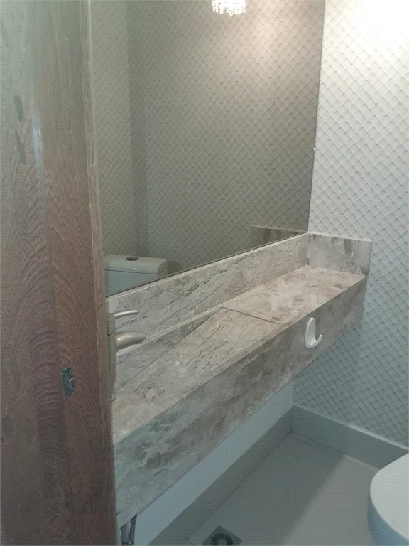 Casa à venda ou para alugar com 4 suítes em Chácaras São Carlos, Cotia, SP