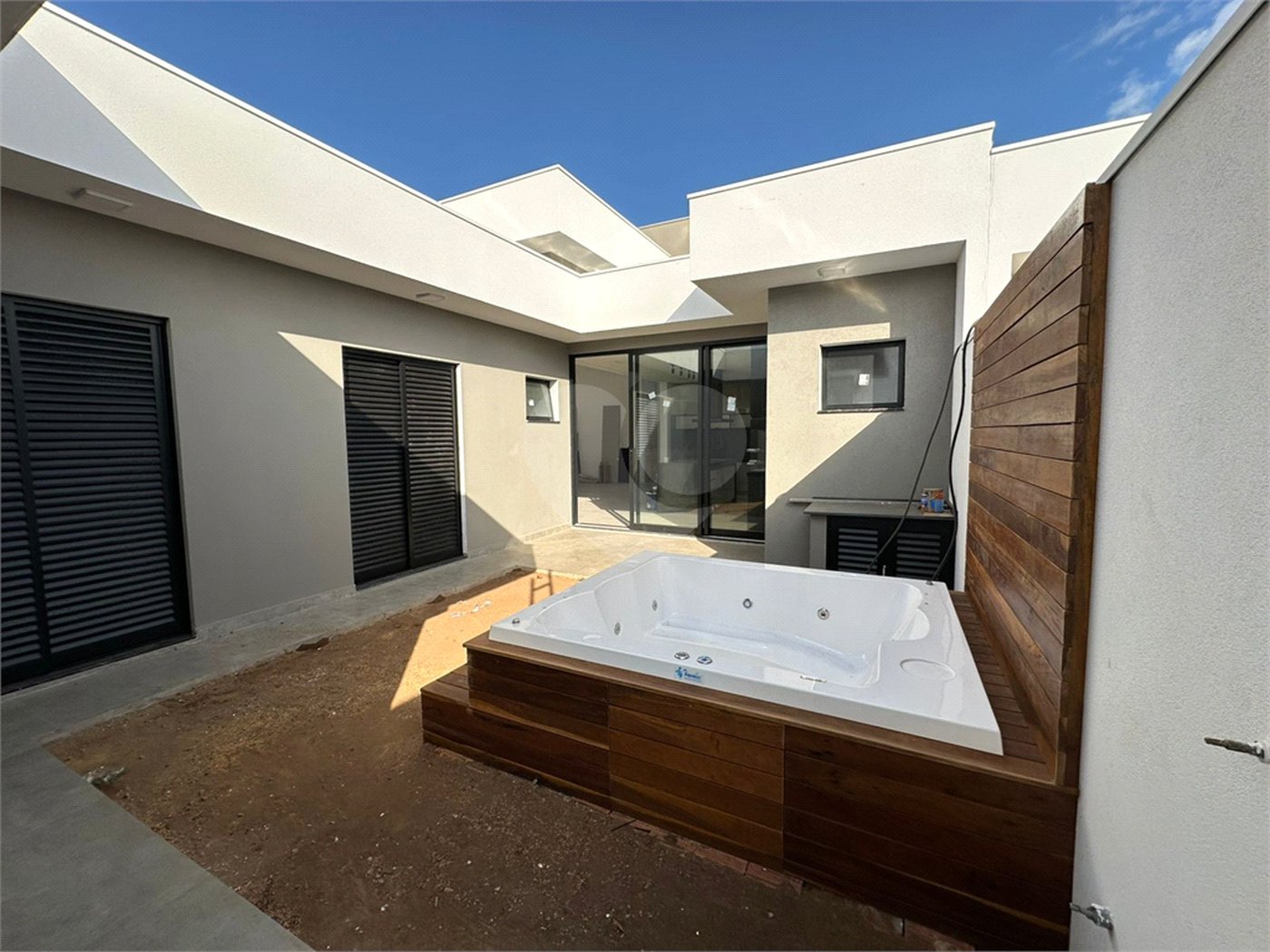 Casa a venda em São Carlos em condomínio fechado